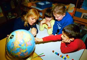  [http://www.pub-ed-inquiry.org/background_inquiry/images/classroom1.jpg]